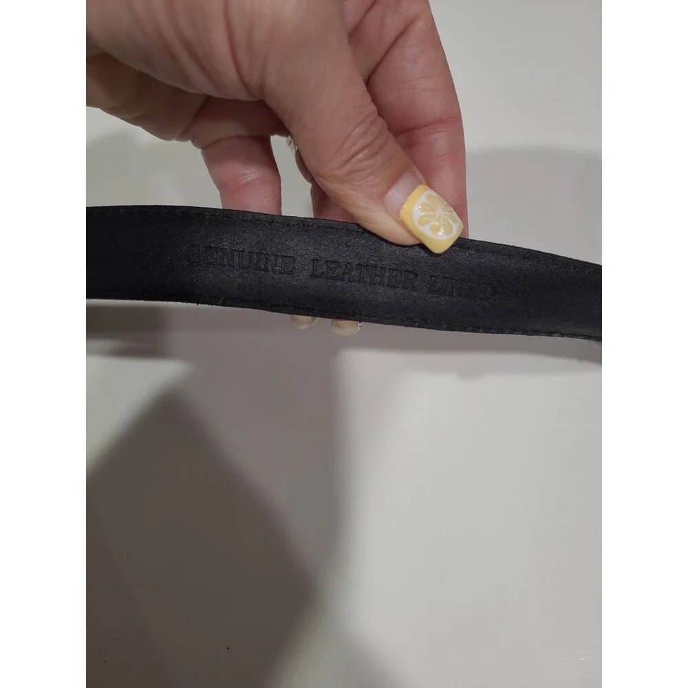 BEAUTIFUL BLACK WOMENS GENUINE LEATHER HOOK BELT SIZE SM/MED EUC B23